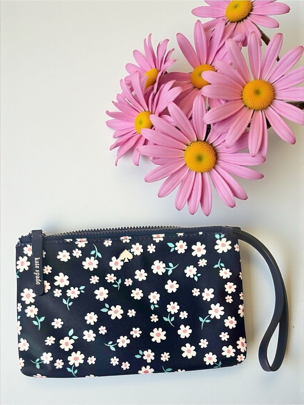 Kate Spade Stylish Jae Fleur Black Nylon Wristlet With Smooth Leather Trim. - Picture 13 of 15